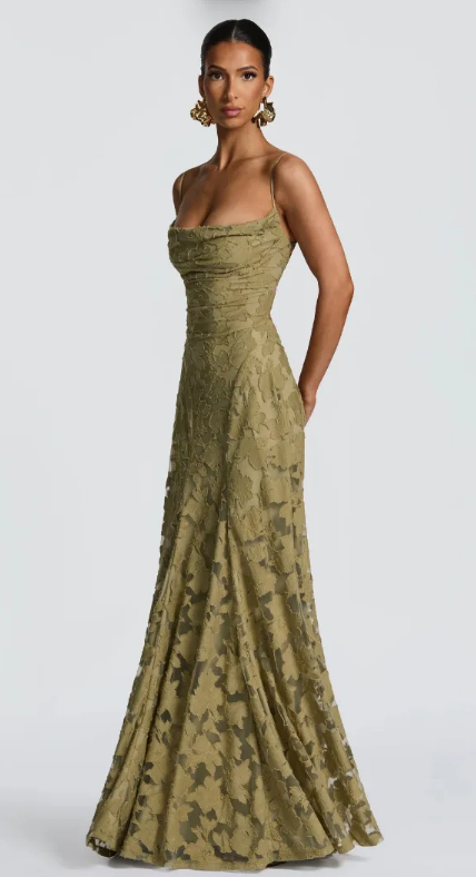 Elegantes trägerloses Maxikleid aus Spitze mit figurbetonter Passform